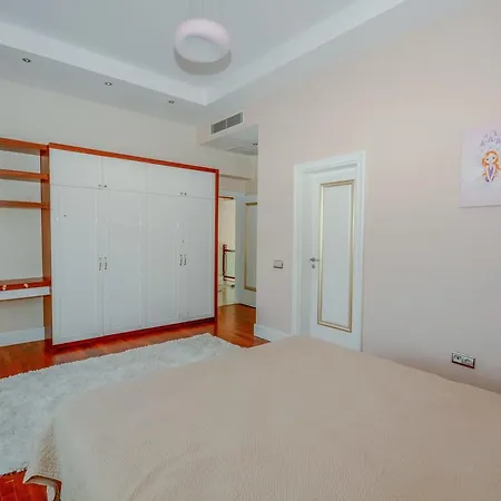 Carat Park B/6 *
